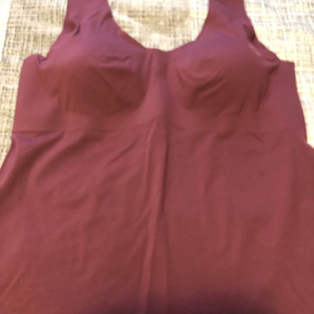 Knix Tank